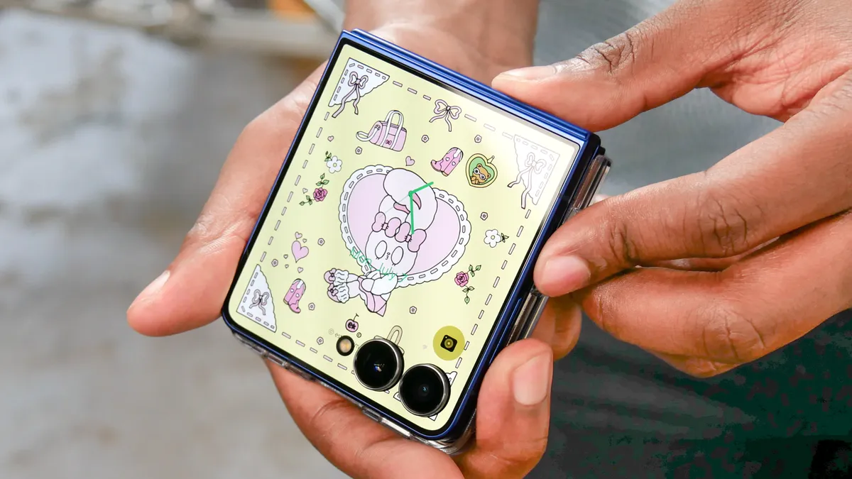 Đánh giá thực tế Samsung Galaxy Z Flip 7: Đột phá với màn hình ngoài toàn diện, sẵn sàng cho tương lai 20 Samsung Galaxy Z Flip 7 4