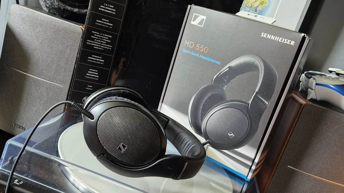 Khám phá Sennheiser HD 550: Tai nghe open-back với âm trường đỉnh cao 12 Sennheiser HD 550 4