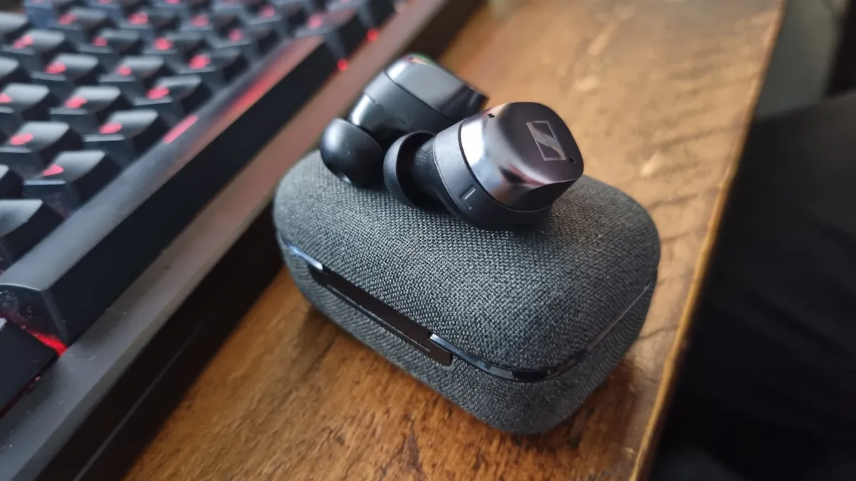 Đánh giá tai nghe Sennheiser Momentum True Wireless 4: Chất âm lossless đỉnh cao với ANC thông minh 20 Sennheiser Momentum True Wireless 4 1