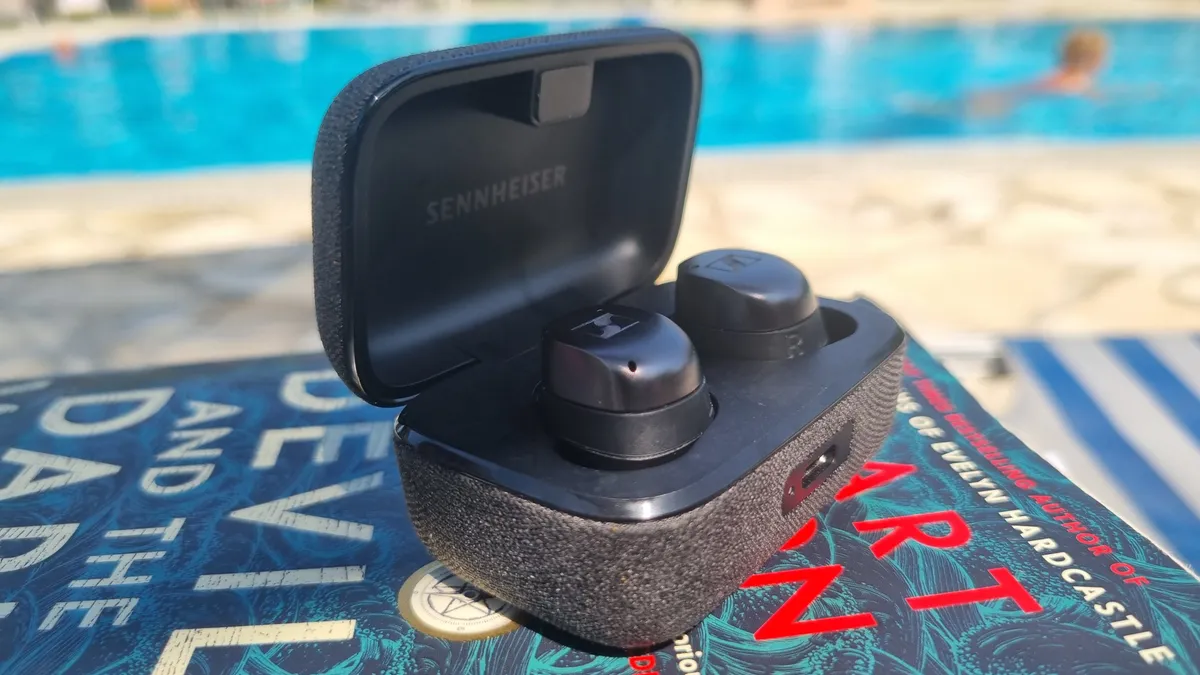 Đánh giá tai nghe Sennheiser Momentum True Wireless 4: Chất âm lossless đỉnh cao với ANC thông minh 17 Sennheiser Momentum True Wireless 4 2