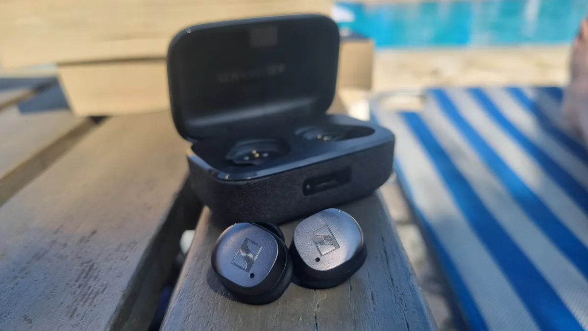 Đánh giá tai nghe Sennheiser Momentum True Wireless 4: Chất âm lossless đỉnh cao với ANC thông minh 15 Sennheiser Momentum True Wireless 4 6