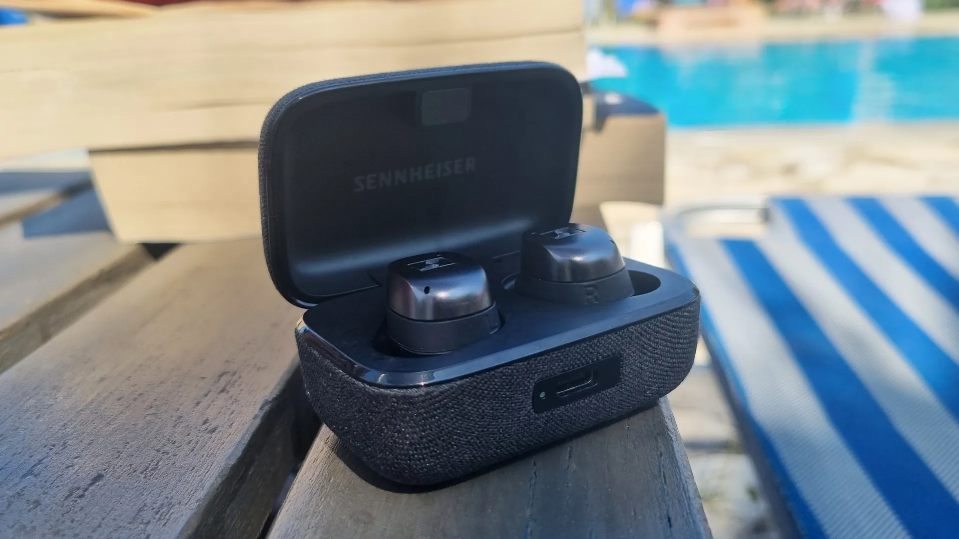 Đánh giá tai nghe Sennheiser Momentum True Wireless 4: Chất âm lossless đỉnh cao với ANC thông minh 14 Sennheiser Momentum True Wireless 4 8
