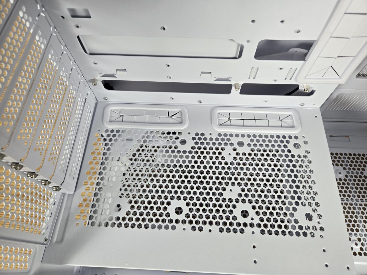 Đánh giá chi tiết SilverStone SETA A2: Vỏ case PC hoàn hảo dành cho game thủ và dân độ máy 84 SilverStone SETA A2 20