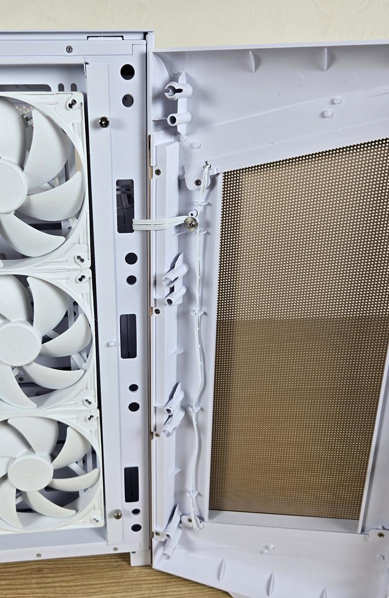 Đánh giá chi tiết SilverStone SETA A2: Vỏ case PC hoàn hảo dành cho game thủ và dân độ máy 61 SilverStone SETA A2 43