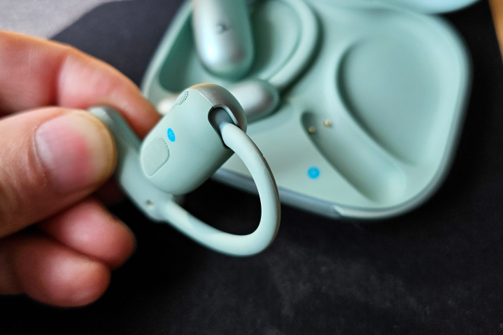 Đánh giá Soundcore AeroFit 2: Tai nghe nhét tai hở tai tốt nhất trong tầm giá 14 Soundcore AeroFit 2 3