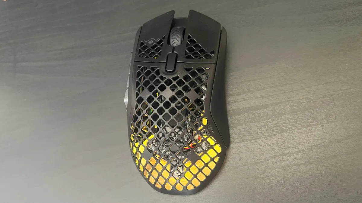 Đánh giá SteelSeries Aerox 9: Chuột gaming MMO không dây siêu nhẹ, siêu thoải mái! 12 SteelSeries Aerox 9 1