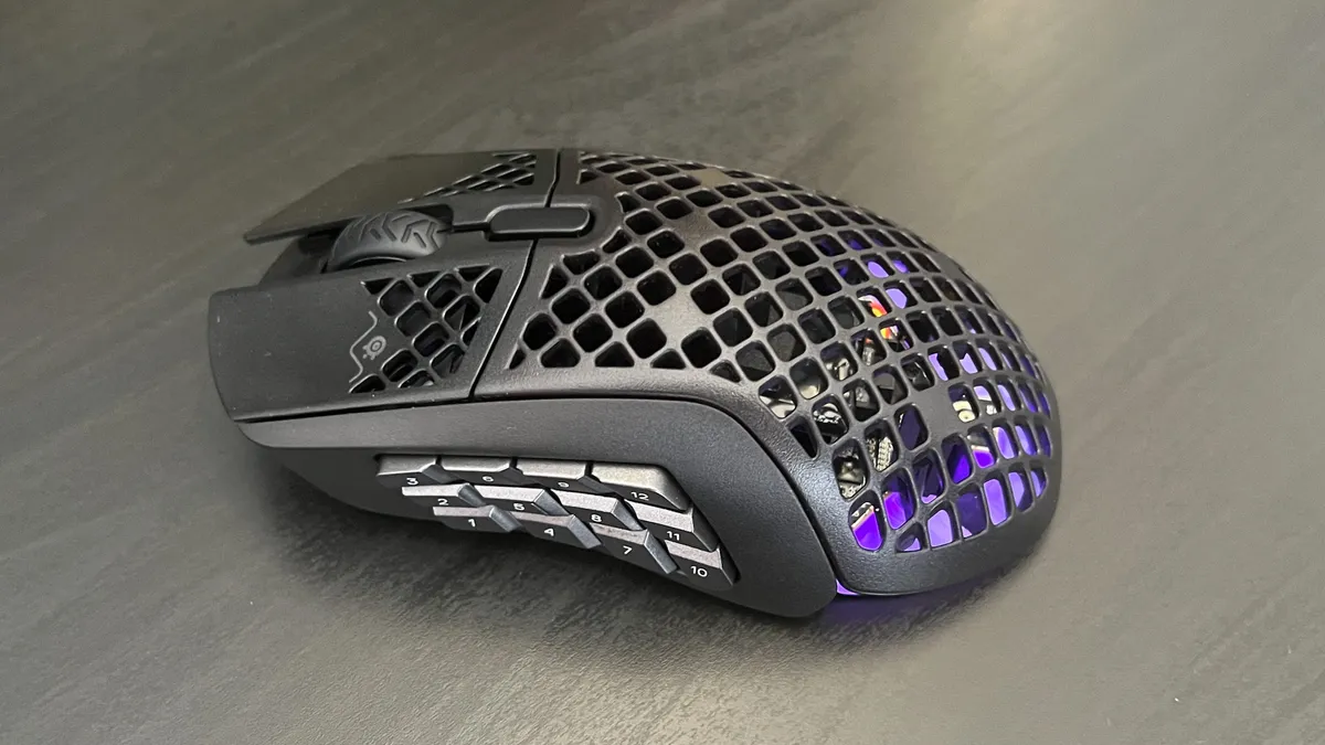 Đánh giá SteelSeries Aerox 9: Chuột gaming MMO không dây siêu nhẹ, siêu thoải mái! 17 SteelSeries Aerox 9 5