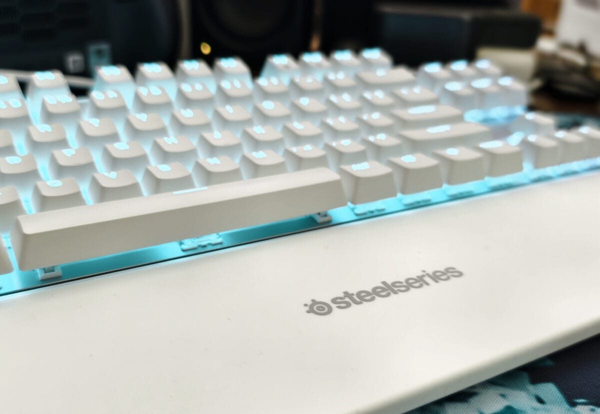 Đánh giá SteelSeries Apex Pro TKL Gen3: Bàn phím Gaming nhưng trải nghiệm gõ phím tuyệt vời 17 SteelSeries Apex Pro TKL Gen3 9 e1751538285713
