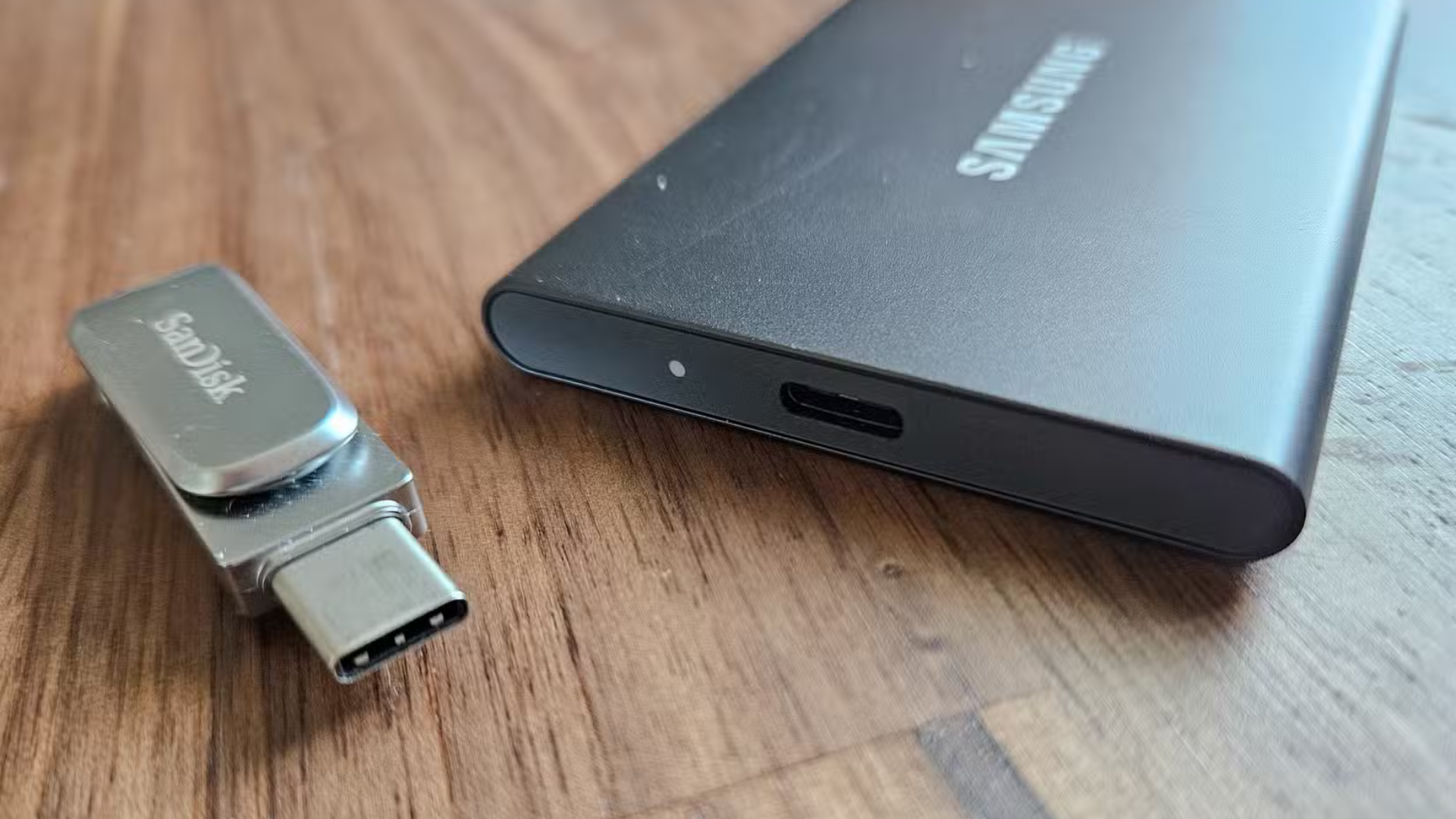 Tại sao nên chọn SSD, USB để lưu trữ thay vì iCloud, Dropbox? 5 Tai sao nen chon SSD USB de luu tru thay vi iCloud Dropbox 3