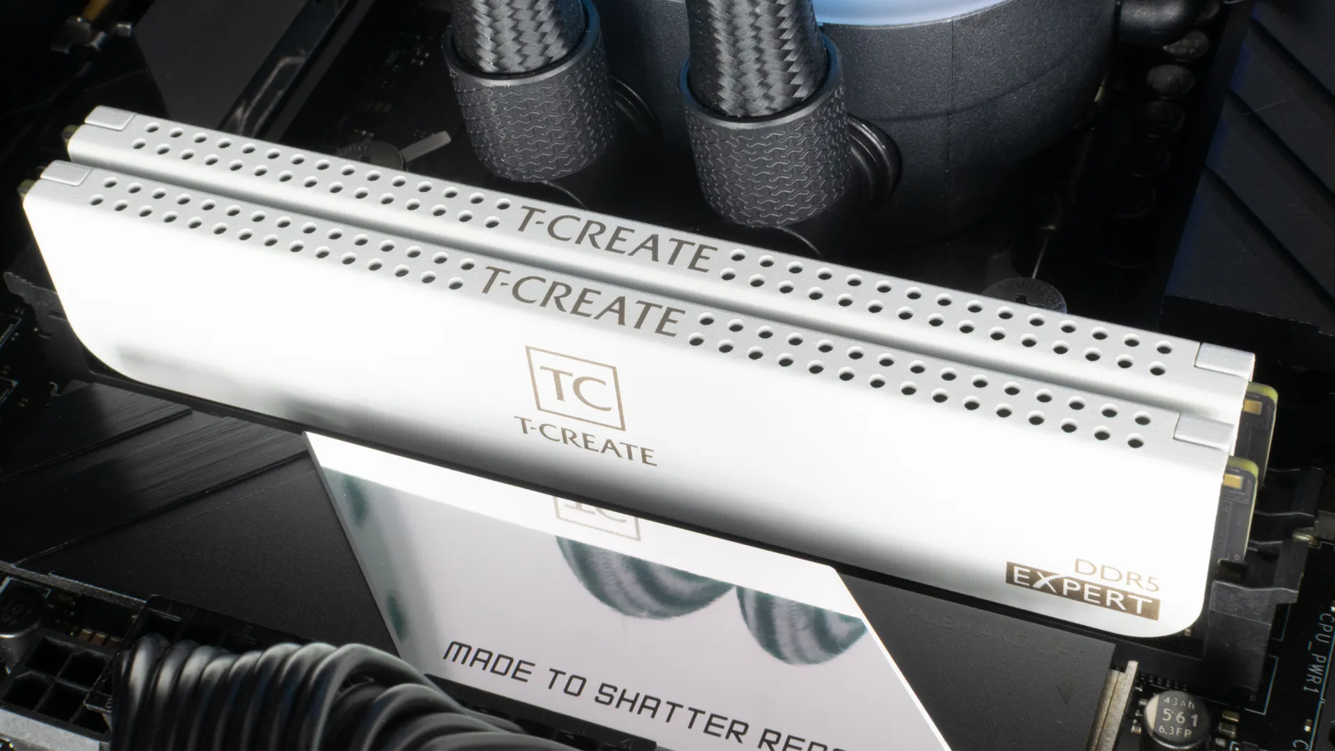 Đánh giá TeamGroup T-Create Expert DDR5-6000 C34 2x32GB: RAM mạnh mẽ cho máy trạm sáng tạo đỉnh cao 2 TeamGroup T Create Expert DDR5 6000 C34 2x32GB 1