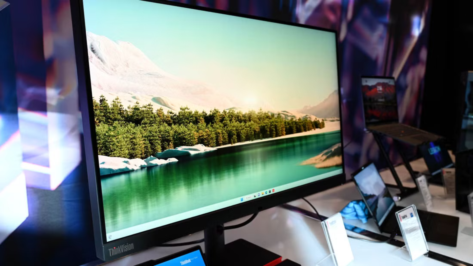Top 5 màn hình tốt nhất cho Mac năm 2025: Lựa chọn hoàn hảo cho MacBook và Mac Mini 1 Top 5 man hinh tot nhat cho Mac nam 2025 Lua chon hoan hao cho MacBook va Mac Mini 1