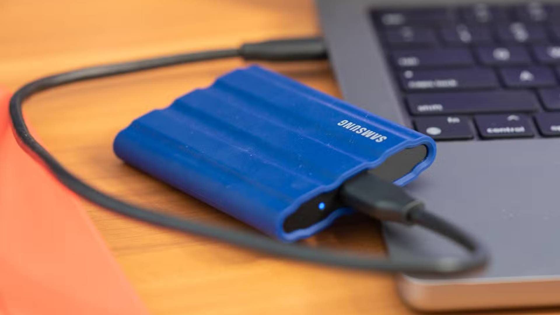 Top 5 o SSD ngoai tot nhat nam 2025 Nhanh ben gia hop ly 2