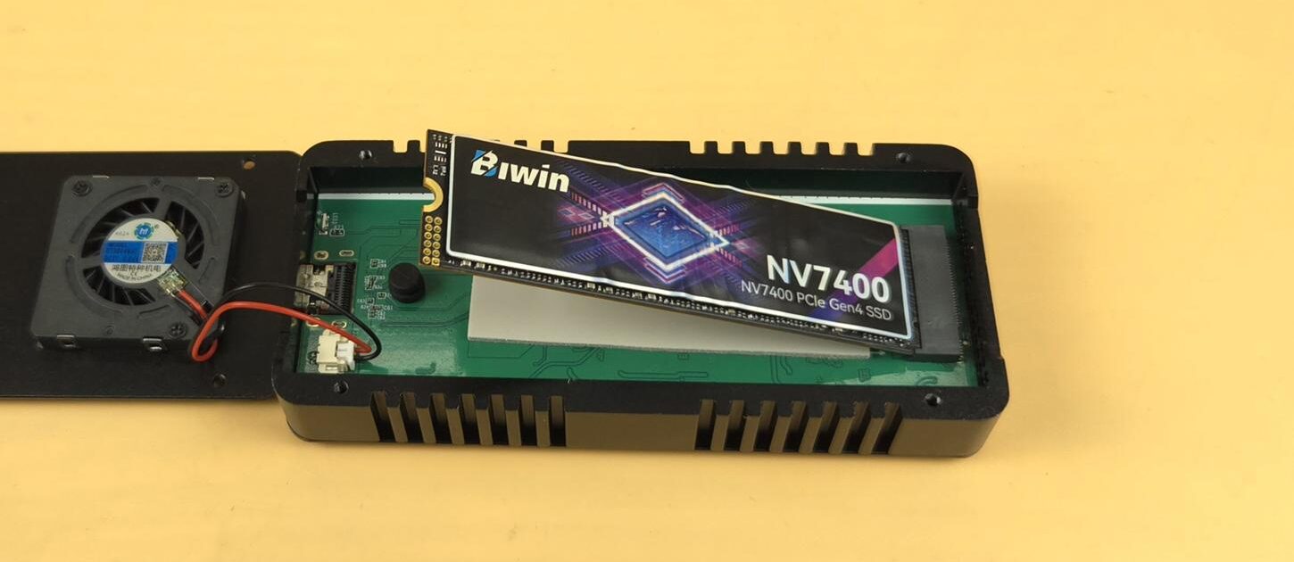 Đánh giá vỏ USB4 SilverStone MS12-40G: Tốc độ siêu nhanh 40Gbps và khả năng tản nhiệt đỉnh cao 41 USB4 SilverStone MS12 40G 10 e1752054965630