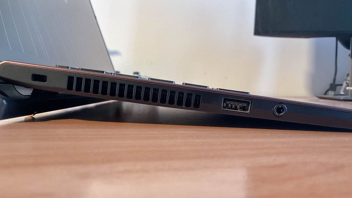 Đánh giá Vaio SX14 (2021): Thiết kế sang trọng, hiệu năng ấn tượng – Lựa chọn laptop cao cấp đáng cân nhắc? 25 Vaio SX14 2021 10
