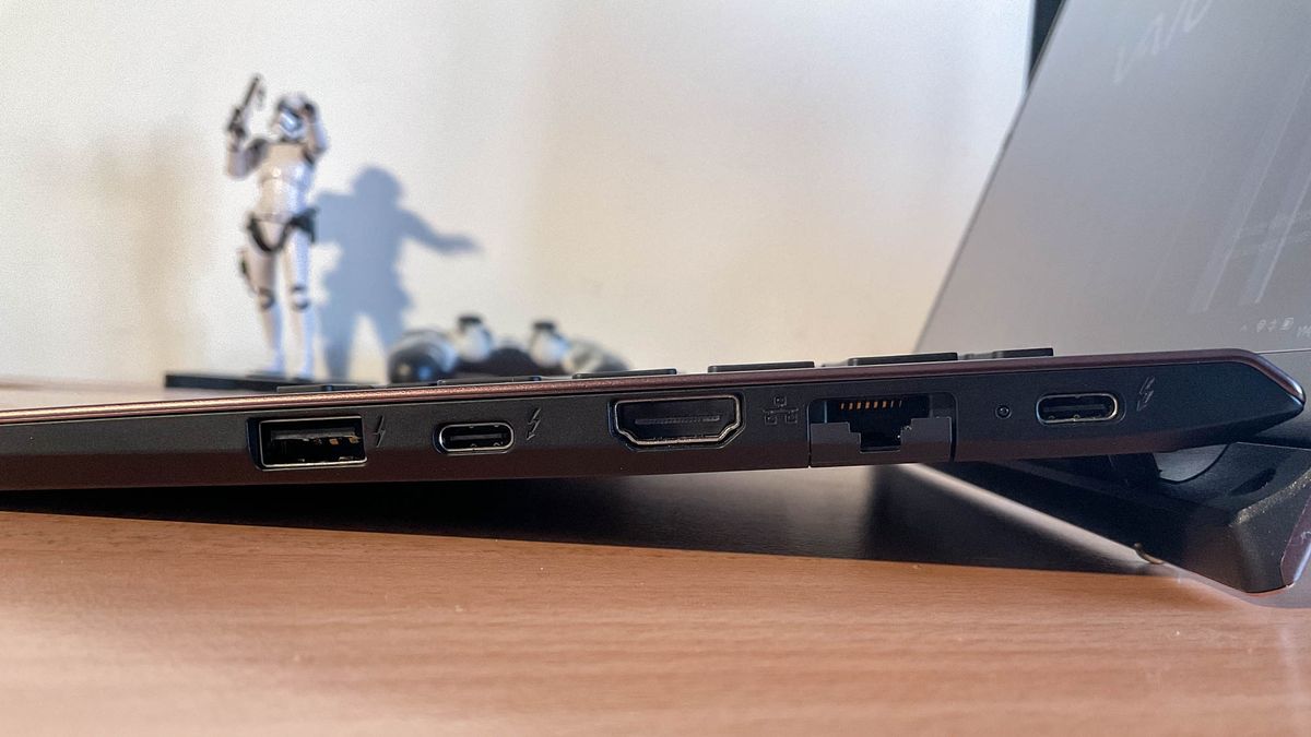 Đánh giá Vaio SX14 (2021): Thiết kế sang trọng, hiệu năng ấn tượng – Lựa chọn laptop cao cấp đáng cân nhắc? 26 Vaio SX14 2021 9