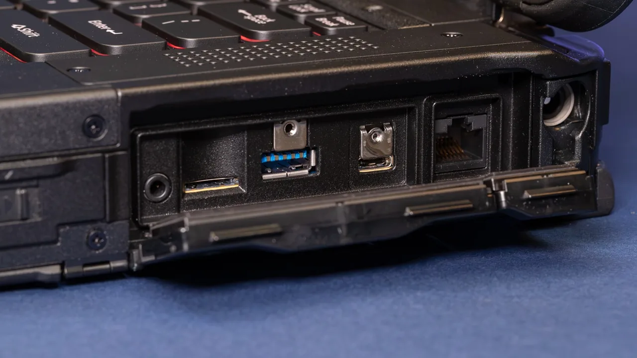 Top những chiếc laptop siêu bền tốt nhất năm 2025: Sức mạnh vượt trội cho mọi môi trường khắc nghiệt 27 laptop sieu ben tot nhat 5