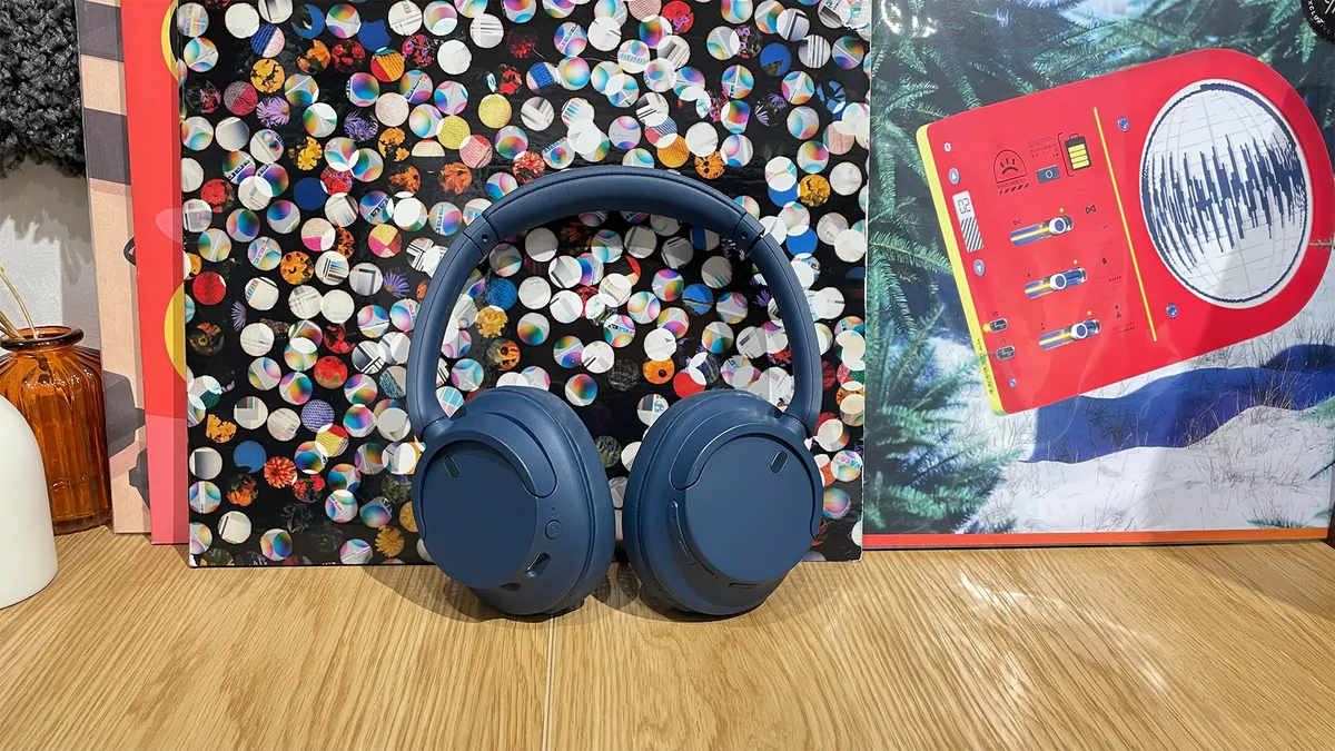 Tai nghe chống ồn tốt nhất 2025: Bí quyết tận hưởng tĩnh lặng và âm thanh tuyệt vời 9 02