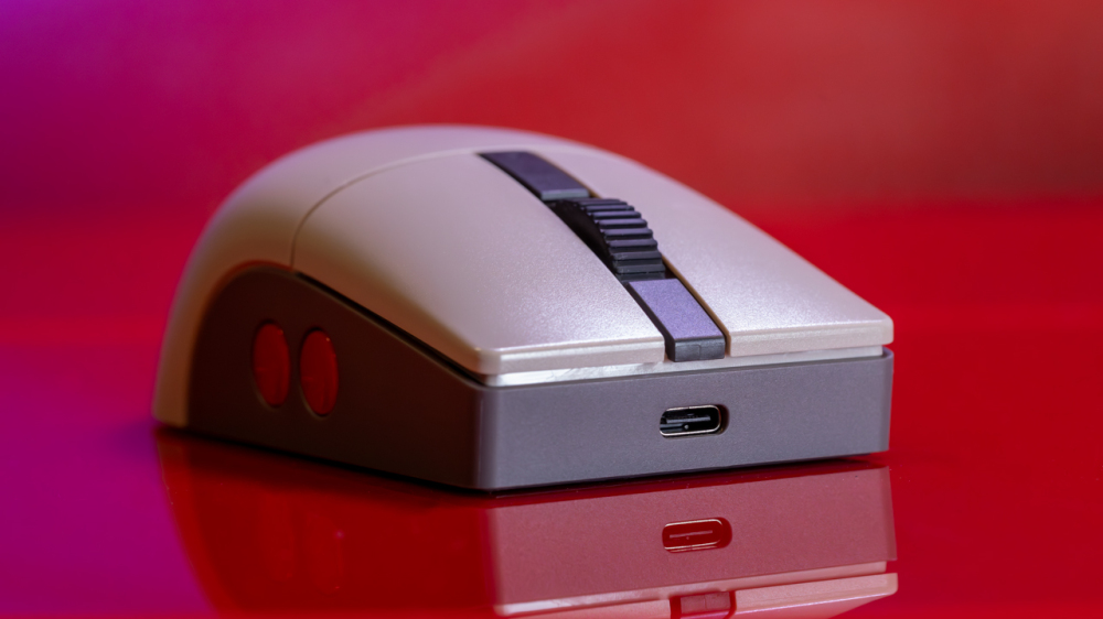 Đánh giá chuột 8BitDo Retro R8: Thiết kế hoài cổ kết hợp độ chính xác chơi game hiện đại 10 8BitDo Retro R8 1