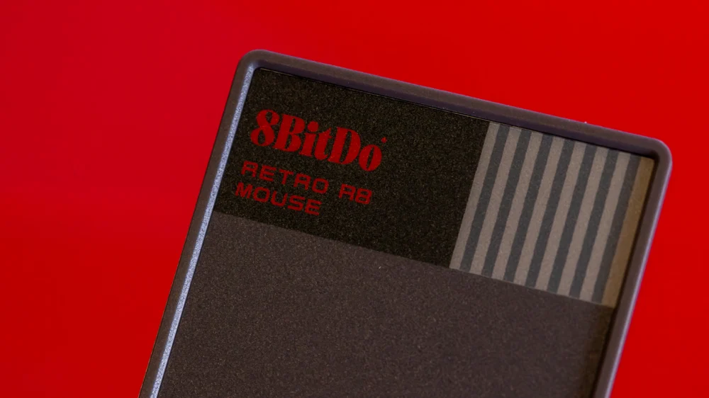 Đánh giá chuột 8BitDo Retro R8: Thiết kế hoài cổ kết hợp độ chính xác chơi game hiện đại 13 8BitDo Retro R8 4