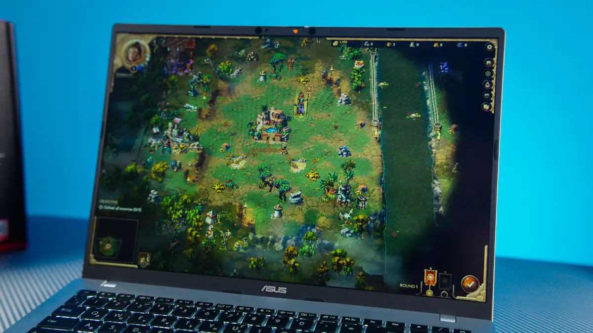 ASUS Vivobook 16 X1607Q 14