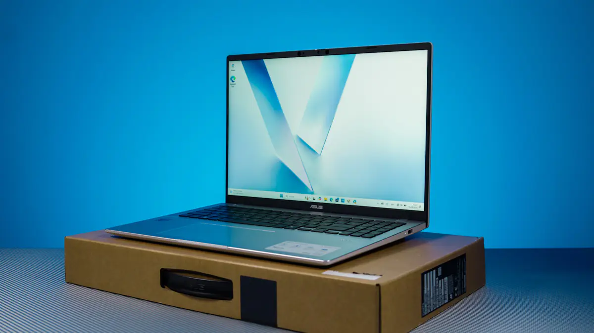 ASUS Vivobook 16 X1607Q 19