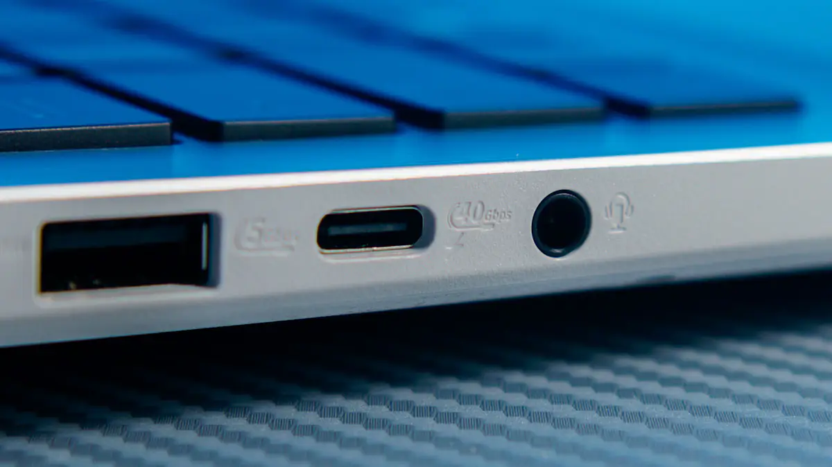 ASUS Vivobook 16 X1607Q 2