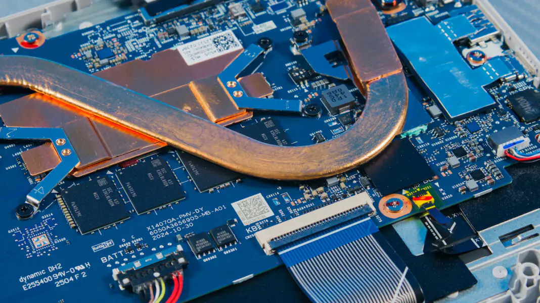 ASUS Vivobook 16 X1607Q 23