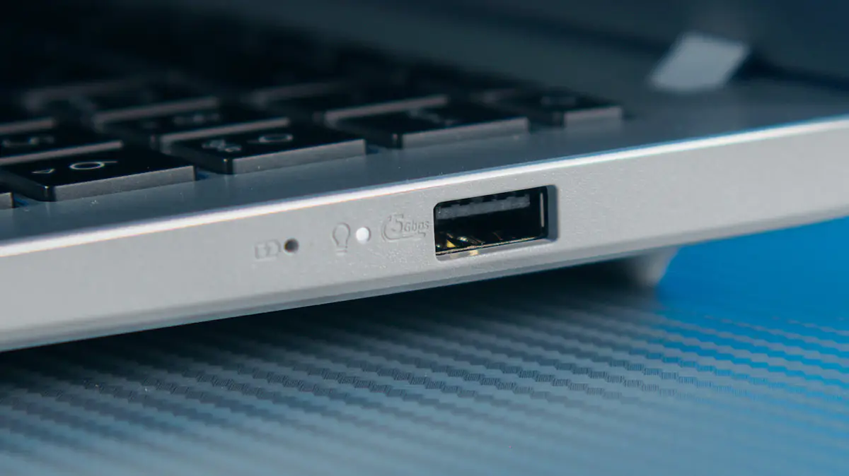 ASUS Vivobook 16 X1607Q 25