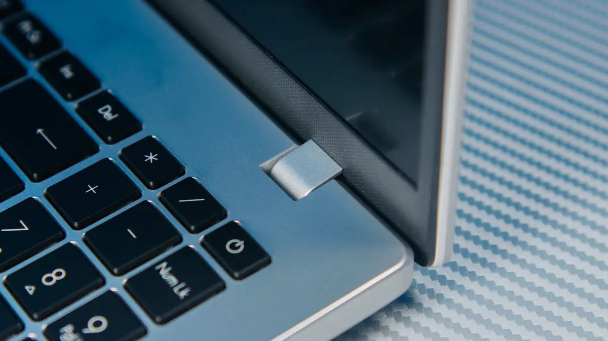 ASUS Vivobook 16 X1607Q 30