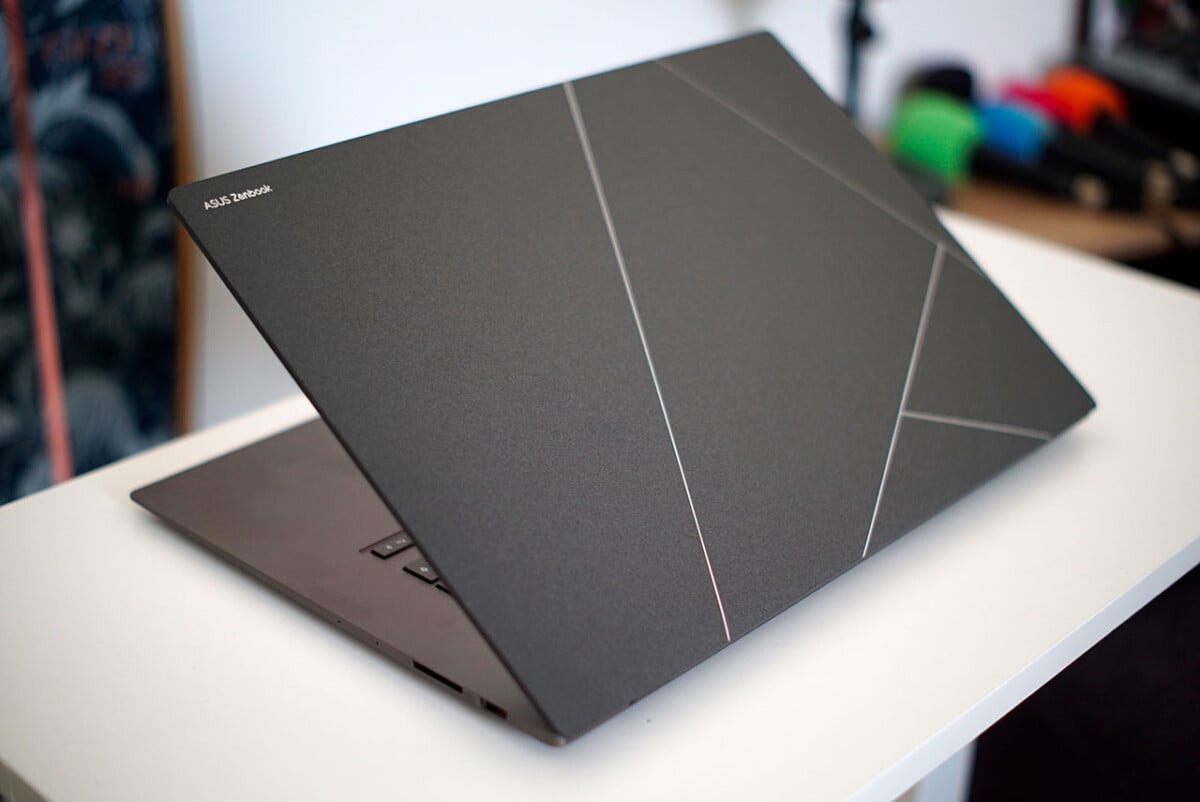 Đánh giá ASUS Zenbook S 16 (UM5606): Mỏng, nhẹ, mạnh mẽ và lý tưởng cho dân sáng tạo! 25 ASUS Zenbook S 16 UM5606 16