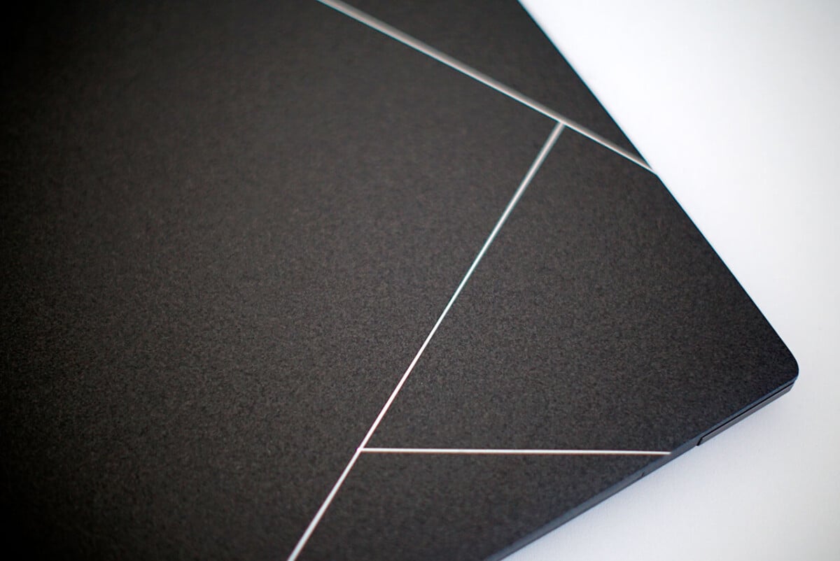 Đánh giá ASUS Zenbook S 16 (UM5606): Mỏng, nhẹ, mạnh mẽ và lý tưởng cho dân sáng tạo! 42 ASUS Zenbook S 16 UM5606 3