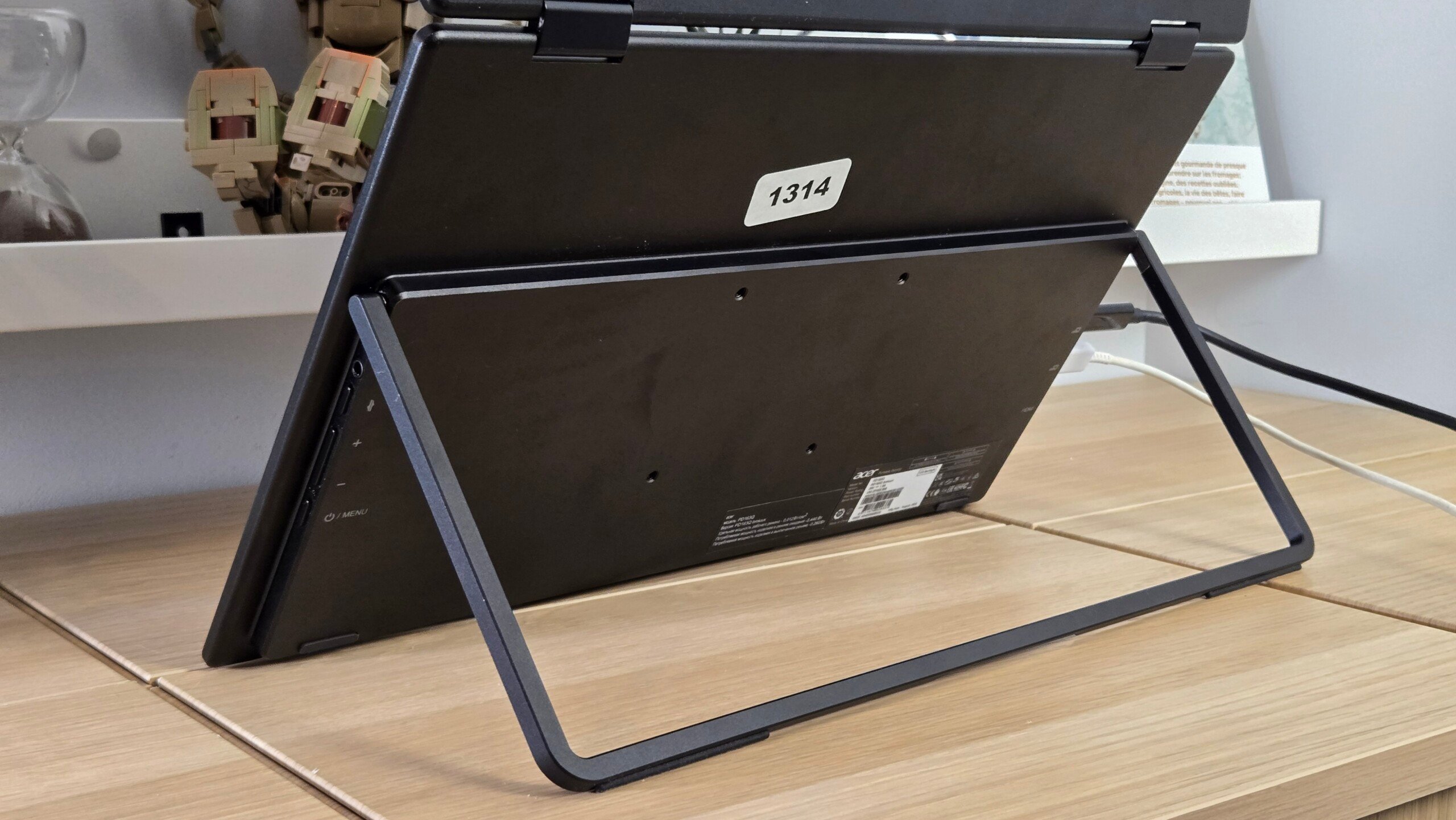 Đánh giá Acer PD163Q: Chiếc màn hình di động hoàn hảo cho những người dùng thường xuyên di chuyển 17 Acer PD163Q 7