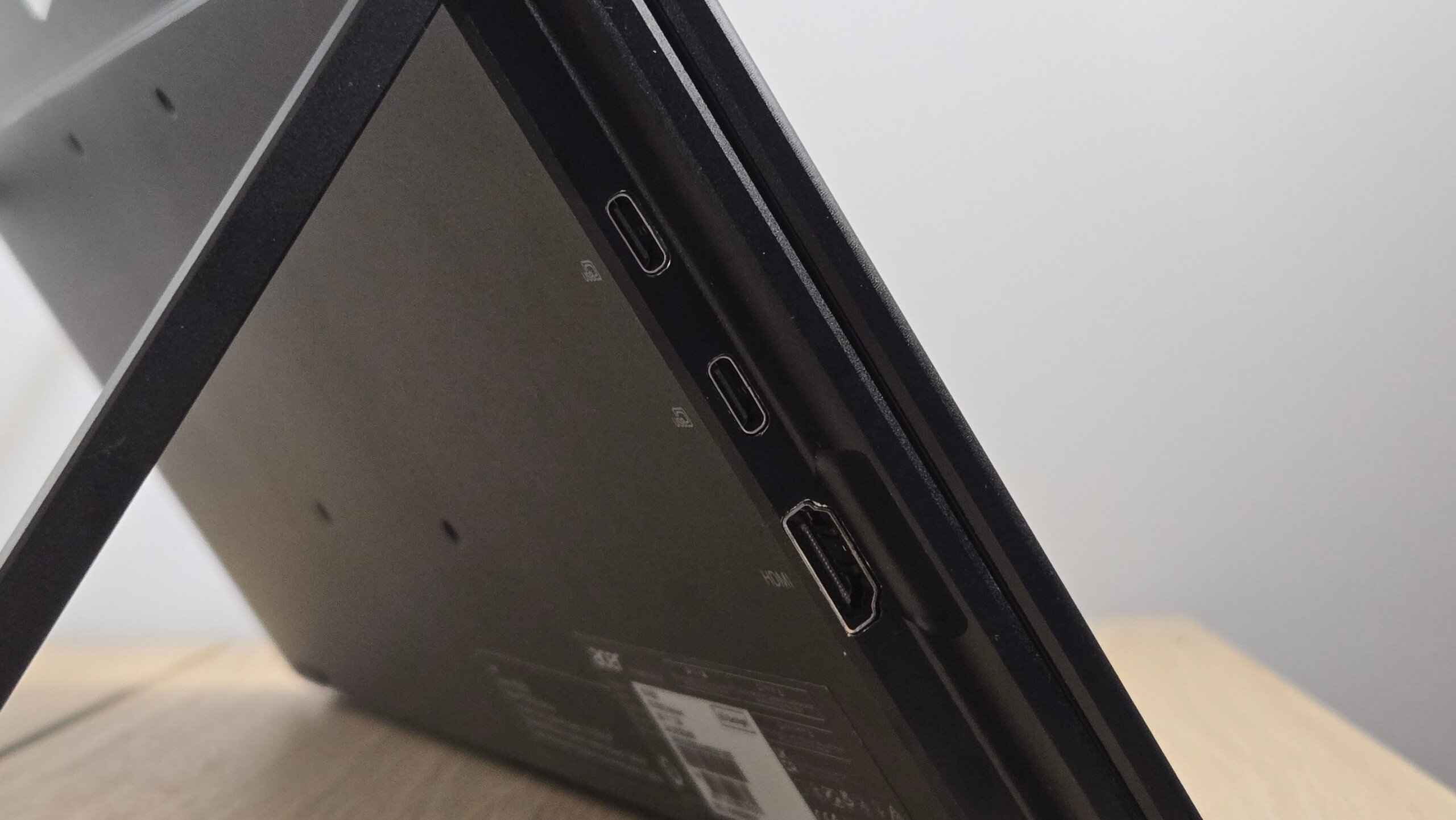 Đánh giá Acer PD163Q: Chiếc màn hình di động hoàn hảo cho những người dùng thường xuyên di chuyển 16 Acer PD163Q 8