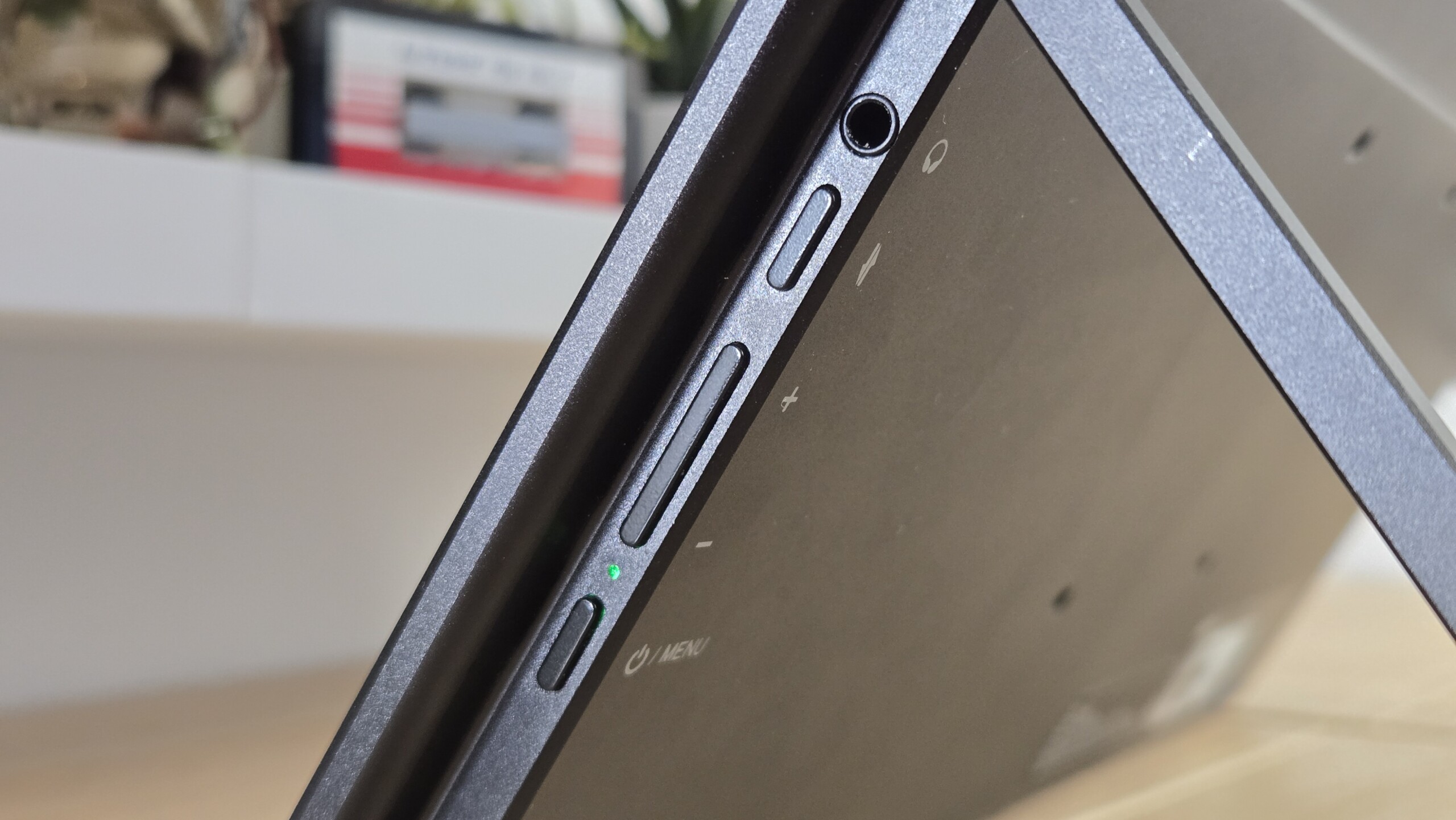 Đánh giá Acer PD163Q: Chiếc màn hình di động hoàn hảo cho những người dùng thường xuyên di chuyển 15 Acer PD163Q 9