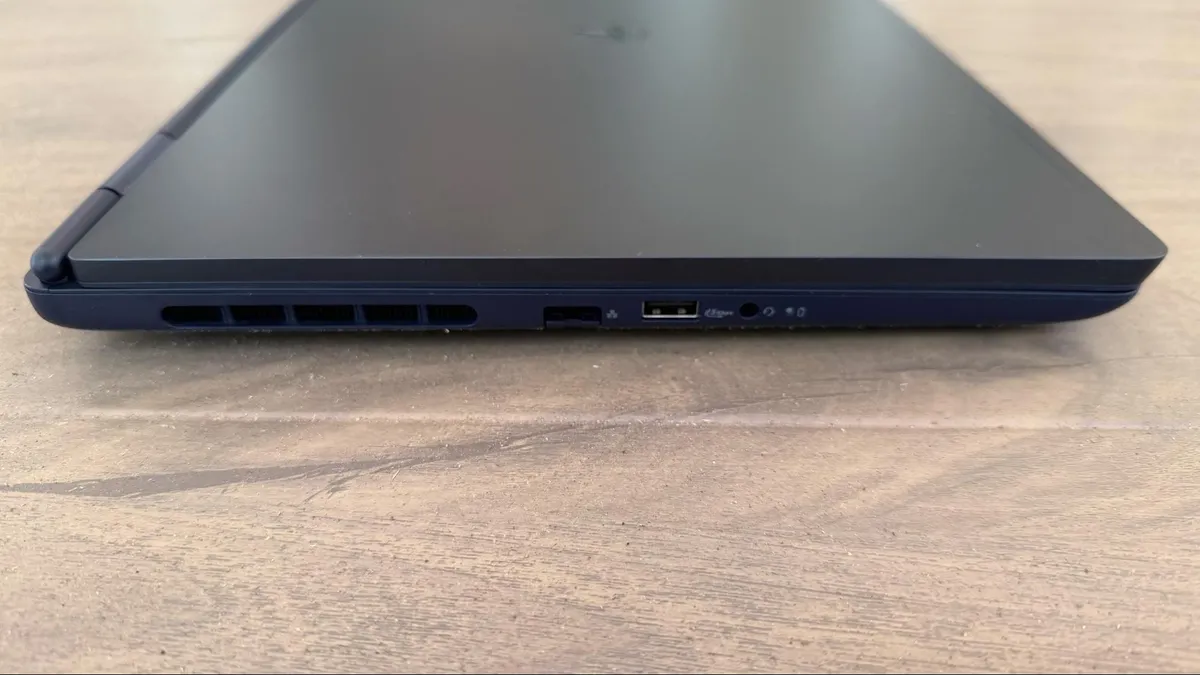 Đánh giá Alienware 16 Aurora: Lựa chọn lý tưởng cho làm việc và giải trí, nhưng chưa phải số 1 cho game thủ chuyên nghiệp 27 Alienware 16 Aurora 12 1