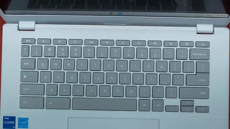 Asus Chromebook Plus CX34 2025 1