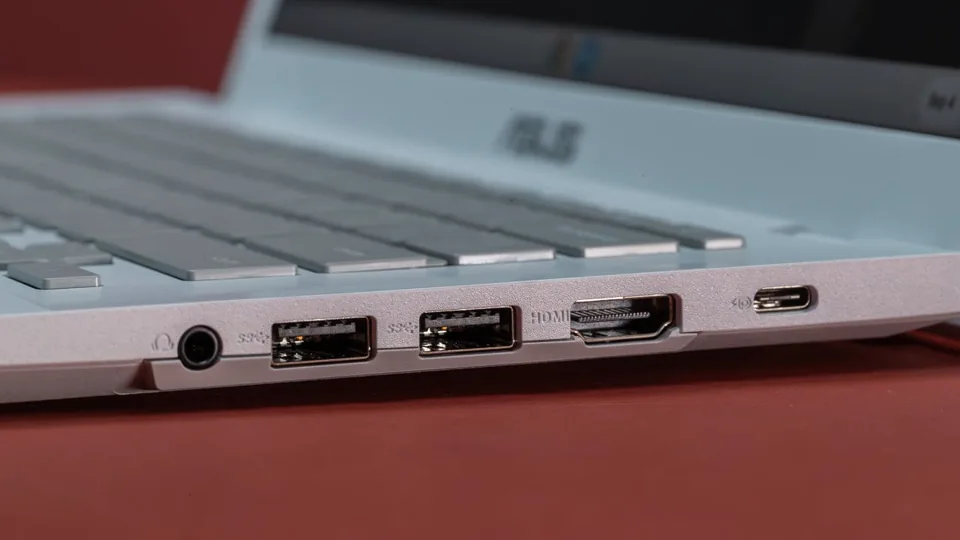 Asus Chromebook Plus CX34 2025 4