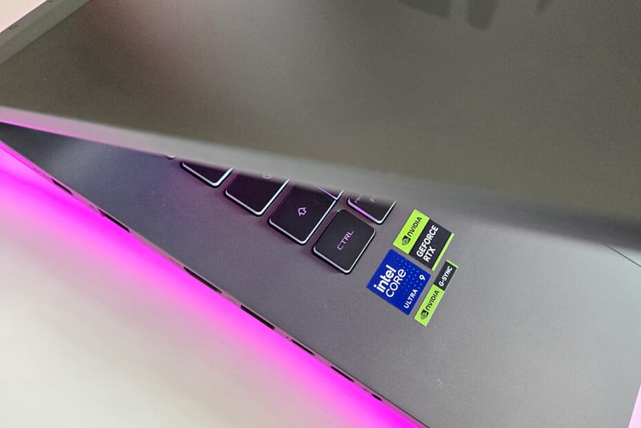 Đánh giá Asus ROG Strix G16 2025 (G615LM): Laptop gaming tối ưu cho hiệu năng và trải nghiệm hoàn hảo 38 Asus ROG Strix G16 2025 G615LM 1