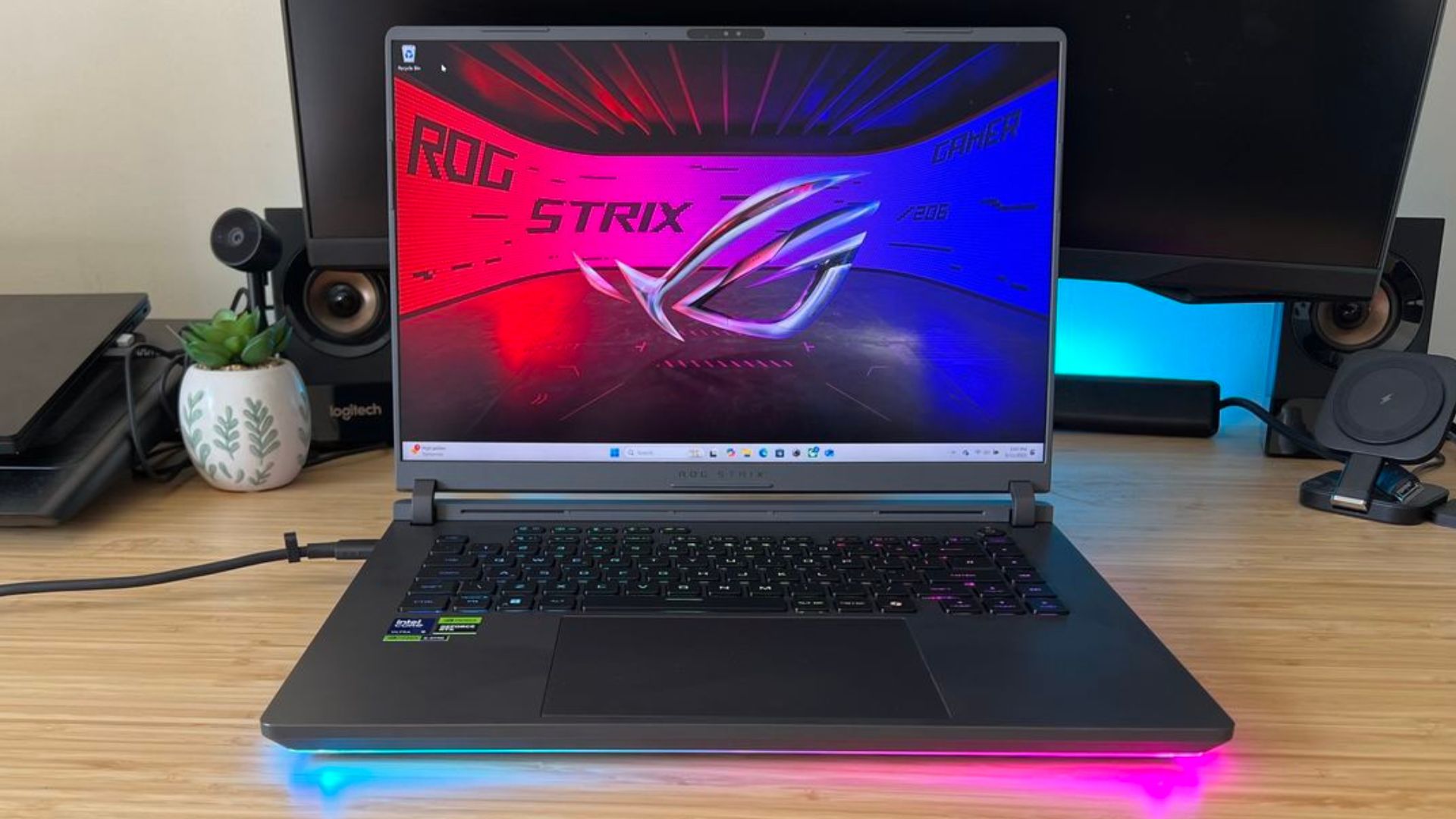 Đánh giá Asus ROG Strix G16 2025 (G615LM): Laptop gaming tối ưu cho hiệu năng và trải nghiệm hoàn hảo 1 Asus ROG Strix G16 2025 G615LM 18