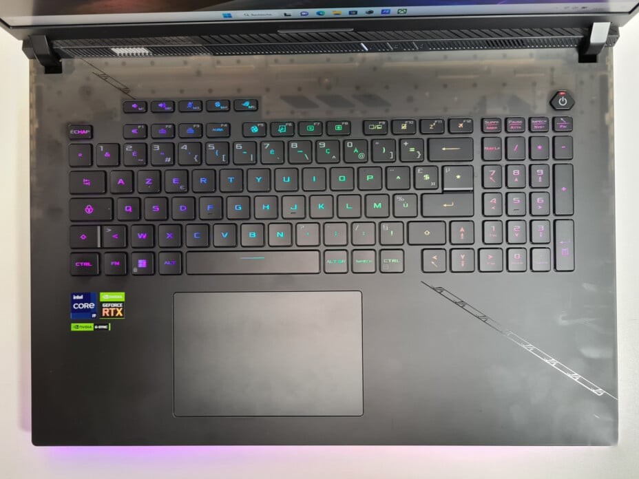 Đánh giá Asus ROG Strix SCAR 18 (G834J): Chiếc laptop gaming với sức mạnh đồ họa RTX 4090 và màn hình 18-inch cuốn hút 32 Asus ROG Strix SCAR 18 G834J 10