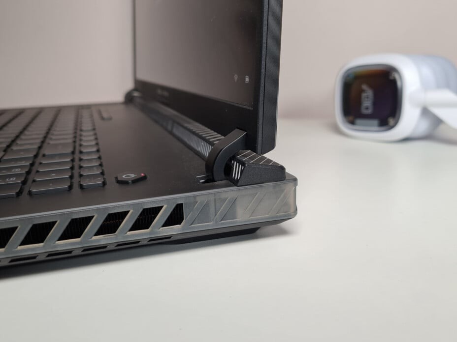 Đánh giá Asus ROG Strix SCAR 18 (G834J): Chiếc laptop gaming với sức mạnh đồ họa RTX 4090 và màn hình 18-inch cuốn hút 31 Asus ROG Strix SCAR 18 G834J 11