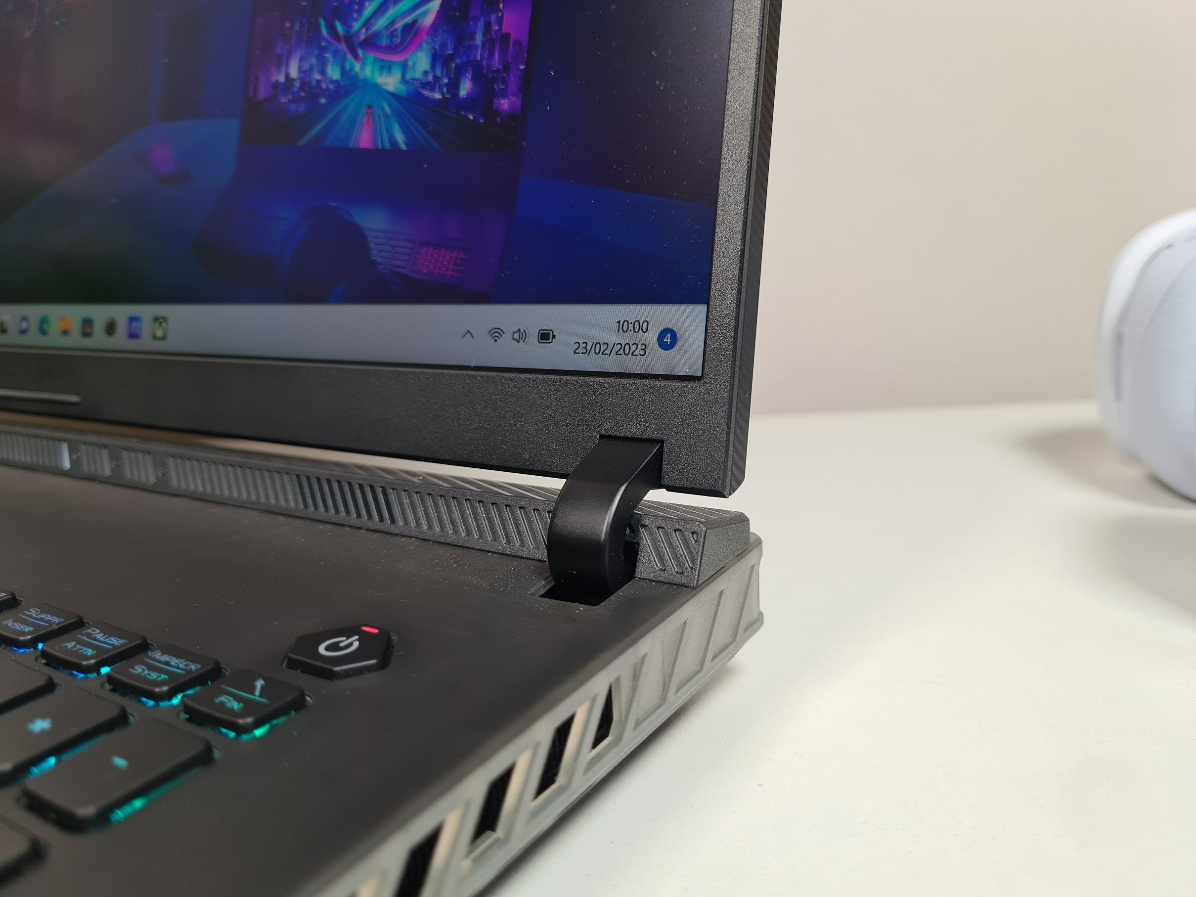 Đánh giá Asus ROG Strix SCAR 18 (G834J): Chiếc laptop gaming với sức mạnh đồ họa RTX 4090 và màn hình 18-inch cuốn hút 30 Asus ROG Strix SCAR 18 G834J 12