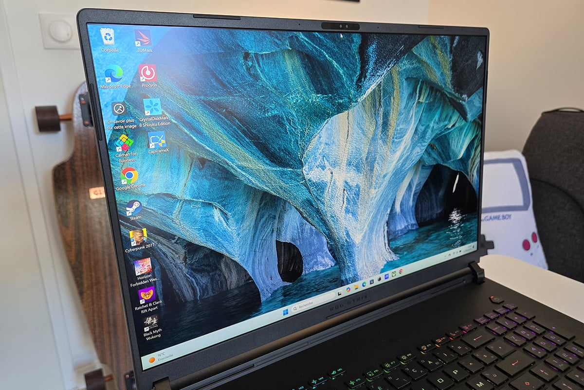 Asus ROG Strix SCAR 18 G835 2025 1