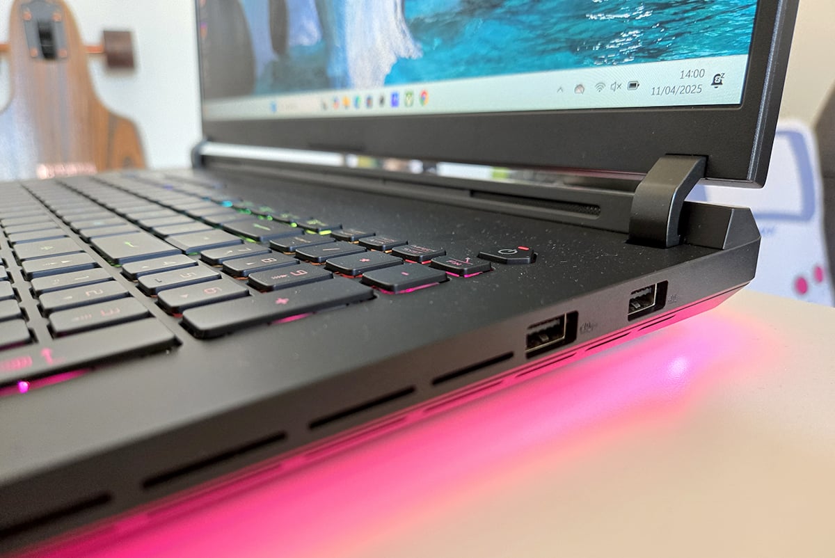 Asus ROG Strix SCAR 18 G835 2025 12