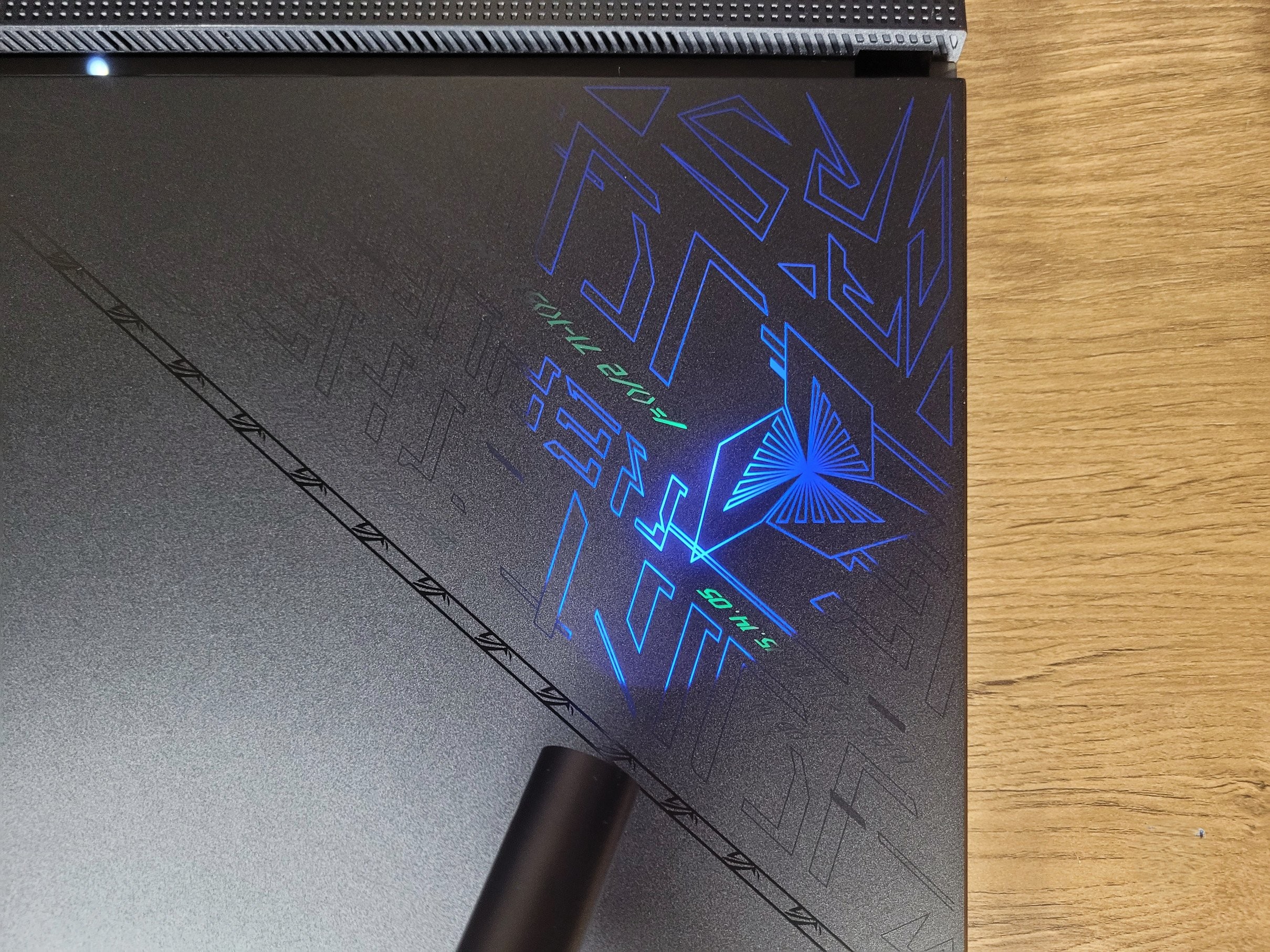 Asus ROG Strix Scar 17 2022 G733C 10