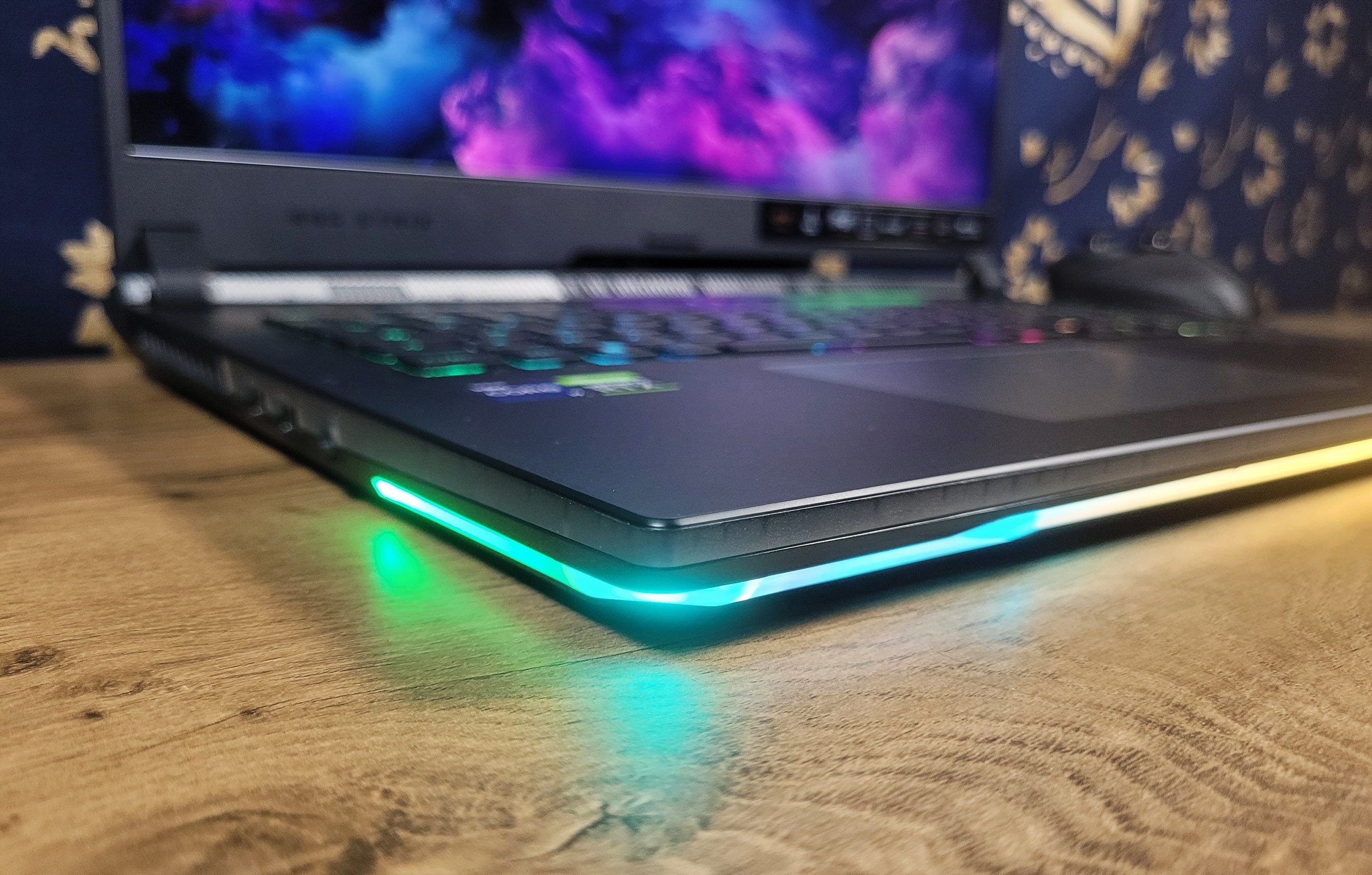 Asus ROG Strix Scar 17 2022 G733C 8