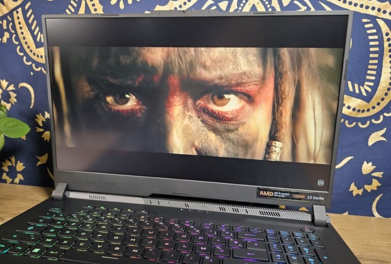 Asus ROG Strix Scar 17 X3D G733PYV 2