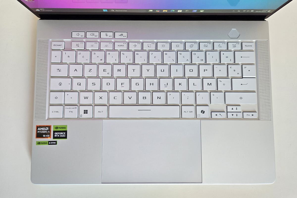 Asus ROG Zephyrus G14 2025 GA403WR 17