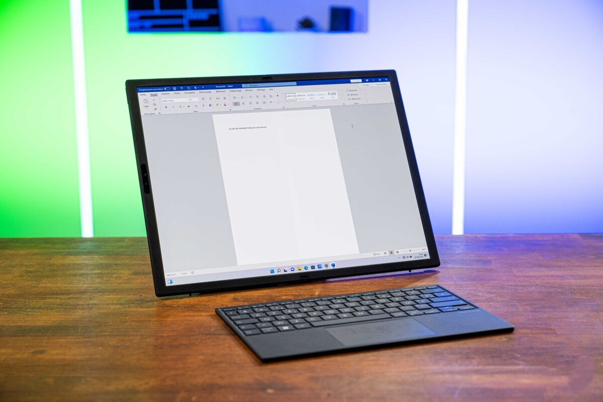 Đánh giá Asus Zenbook 17 Fold OLED (UX9702): Màn hình lớn, tính di động cao, hoàn hảo cho làm việc và giải trí! 45 Asus Zenbook 17 Fold OLED UX9702 1