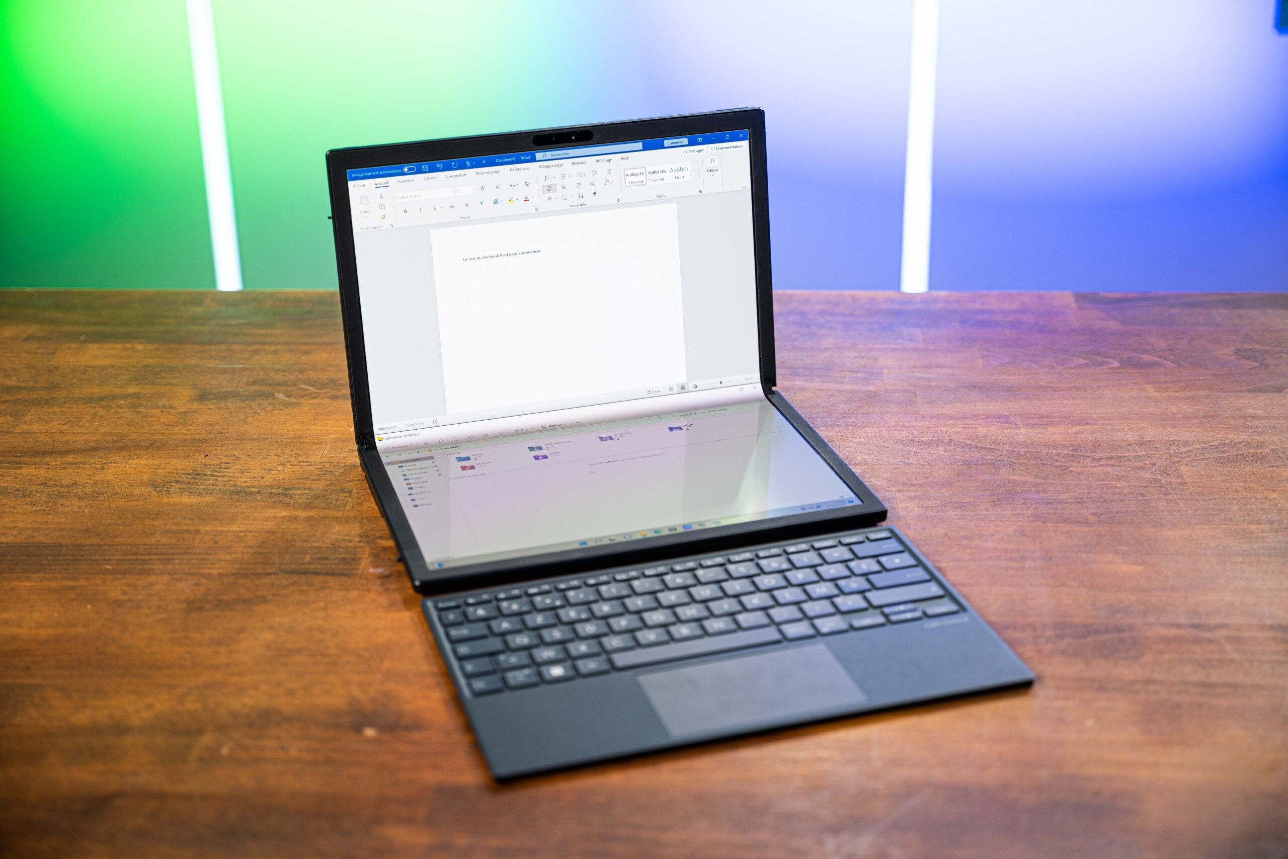 Đánh giá Asus Zenbook 17 Fold OLED (UX9702): Màn hình lớn, tính di động cao, hoàn hảo cho làm việc và giải trí! 27 Asus Zenbook 17 Fold OLED UX9702 13